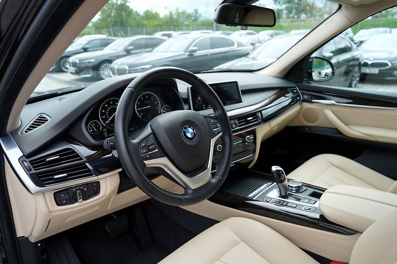 BMW X5 40e xDrive/iPerformance/315 PS - fotka 29 z 49