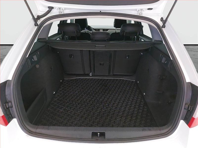 Škoda Octavia (2018) 2.0 TDI, Serv.kniha, Tempomat - fotka 10 z 15