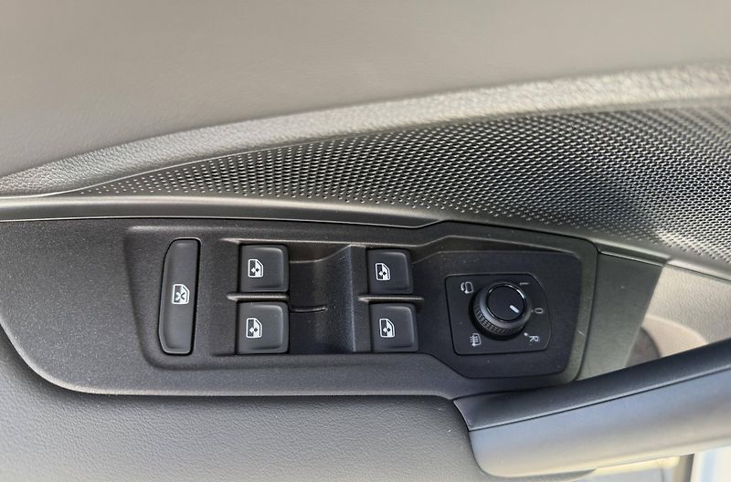 Volkswagen Tiguan (2025) People 7DSG mHEV 1,5eTSI - fotka 21 z 25