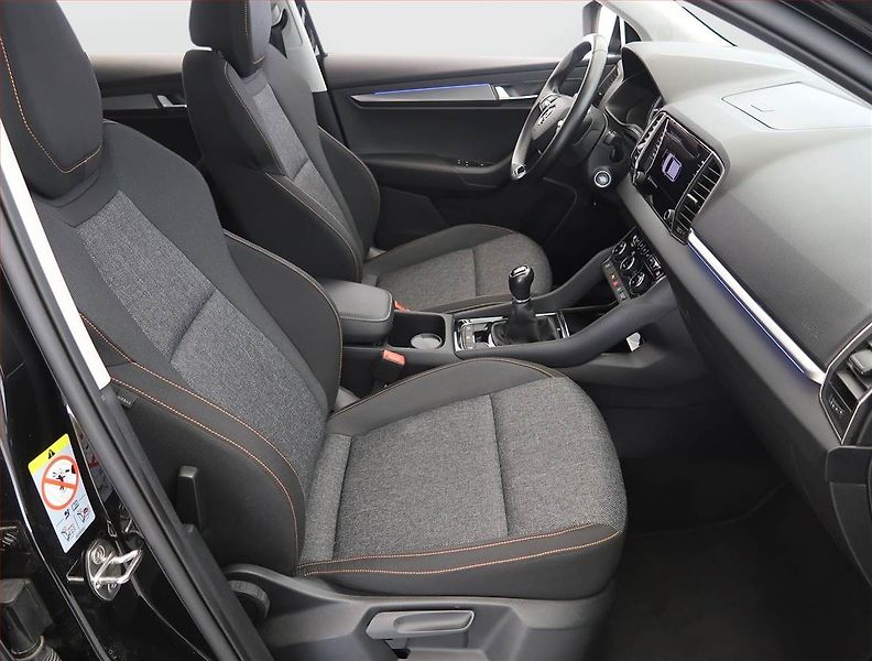 Škoda Karoq (2022) Ambition 1.5 TSI, digi klima - fotka 9 z 26