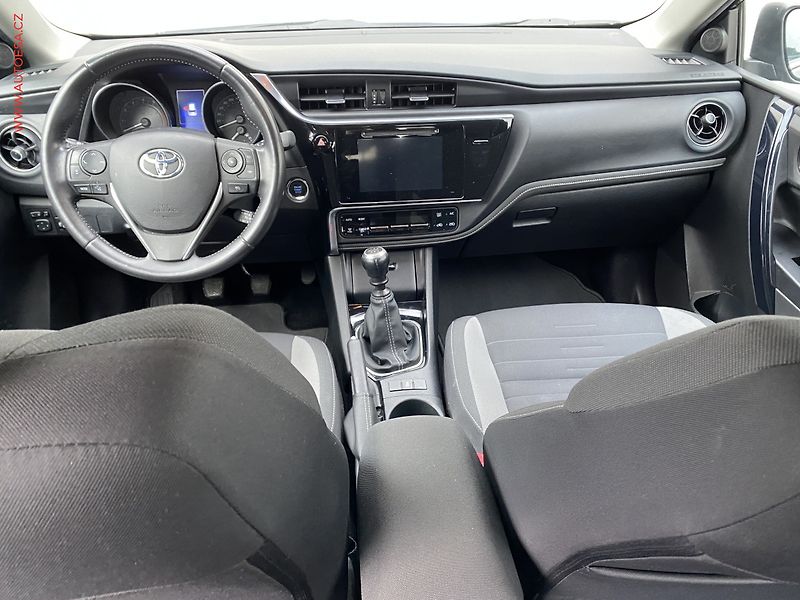 Toyota Auris (2015) 1.2T, Comfort, TZ, kamera - fotka 8 z 18