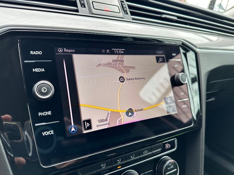 Volkswagen Passat (2019) 1.6TDi KAMERA,NAVI,100%KM - fotka 12 z 14