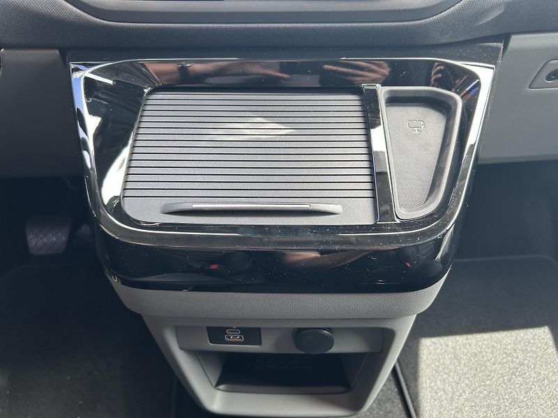 Ford Tourneo Custom 2.0EcoBlue 125kW TITANUIM X L2 - fotka 35 z 36