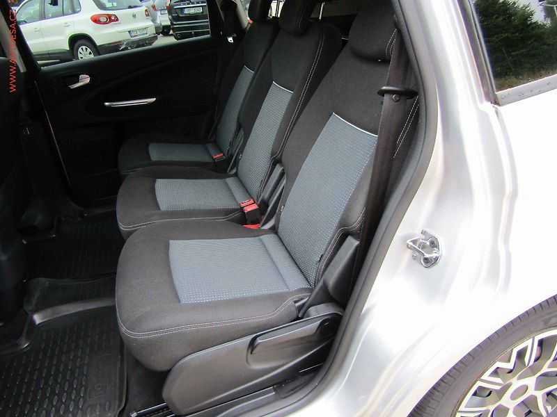 Ford S-MAX (2013) 2.0 TDCi, AC, výhřev sed. - fotka 10 z 19