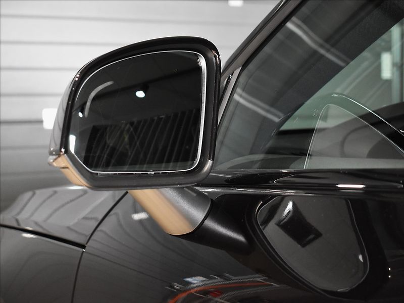 Volvo XC40 (2026) 2,0 B4  Plus Black Edition - fotka 8 z 25