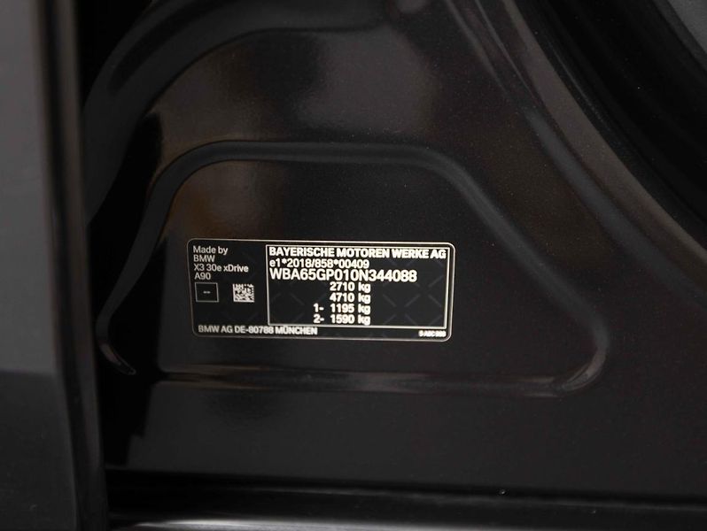 BMW X3 30e xDrive - fotka 22 z 23