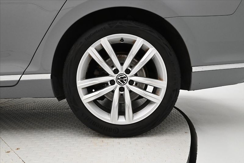 Volkswagen Passat 2,0 TDI 110 kW DSG Elegance Zá - fotka 33 z 33