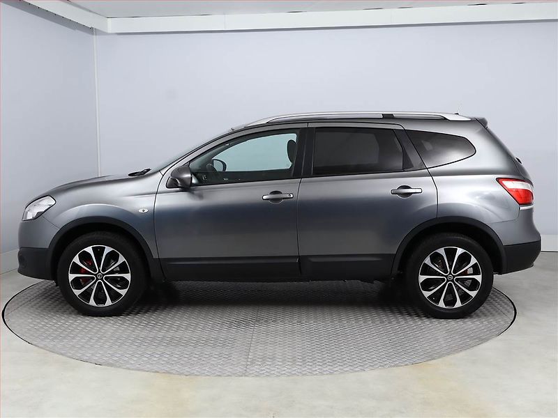 Nissan Qashqai (2013) 1.5 dCi, 7 míst, Navi - fotka 3 z 17