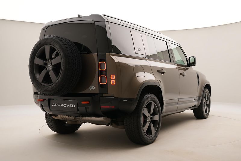Land Rover Defender 110 D300 X AWD AUT REZERVACE - fotka 12 z 55