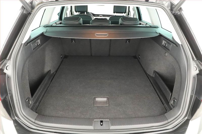 Volkswagen Passat (2021) Elegance 2.0 TDI - fotka 11 z 24