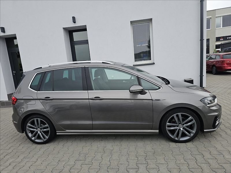 Volkswagen Golf Sportsvan 1,4TSi 110KW R-Line NAVI - fotka 5 z 47