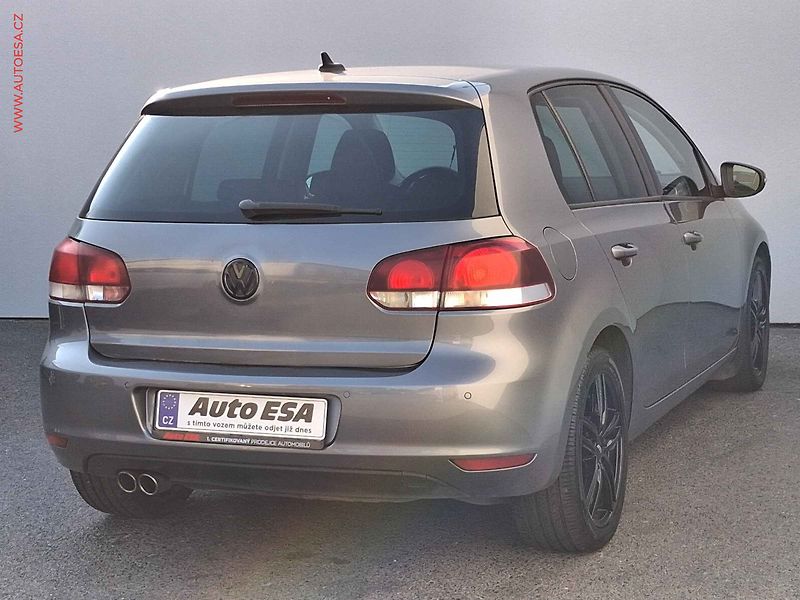 Volkswagen Golf (2009) 1.4TSi, navi, výhřev sed - fotka 4 z 19