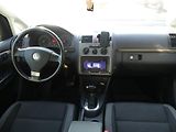 Volkswagen Touran (2010) 1,4  DSG automat - náhled 8