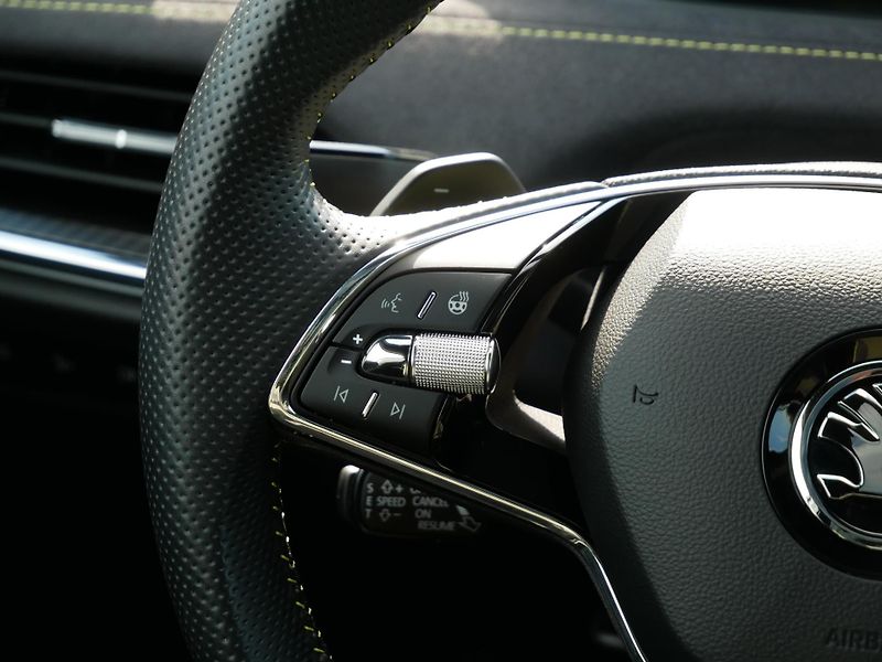Citroën Grand C4 Picasso - fotka 9 z 24