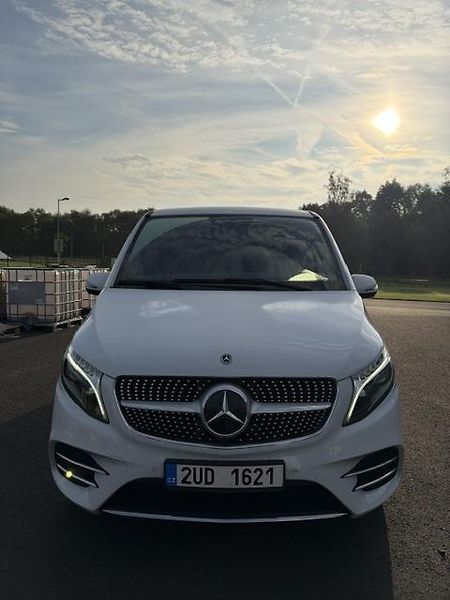 Mercedes-Benz Třídy V (2021) V 300 d 4MATIC AMG Line long - fotka 11 z 27