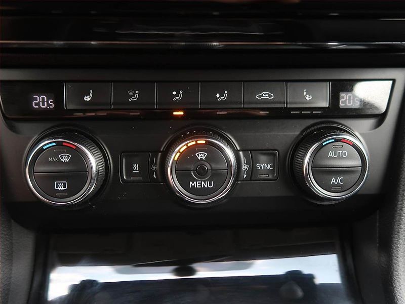 Škoda Superb (2017) Style 2.0 TDI, 4X4, Navi - fotka 13 z 18