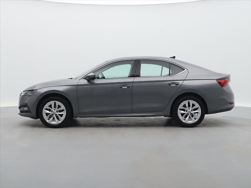Škoda Octavia 1,5 e-TEC DSG CZ Style Matrix - fotka 4 z 31