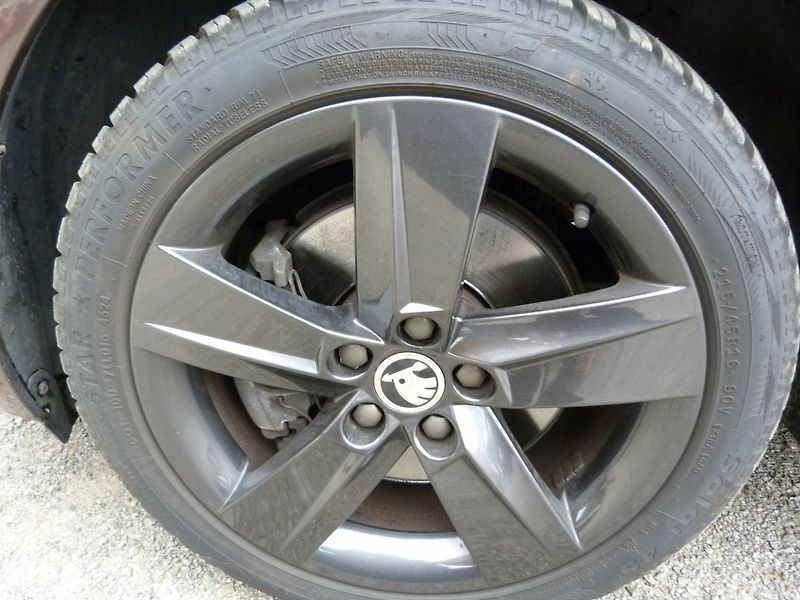 Škoda Rapid 1.2 tsi 81 kw - fotka 18 z 19