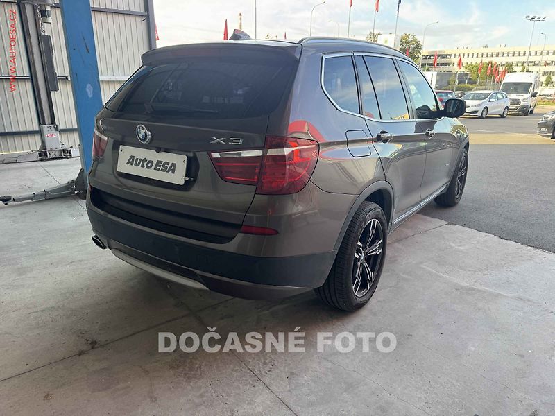 BMW X3 (2012) 2.0 D xDrive20d, 1.maj,ČR - fotka 2 z 3
