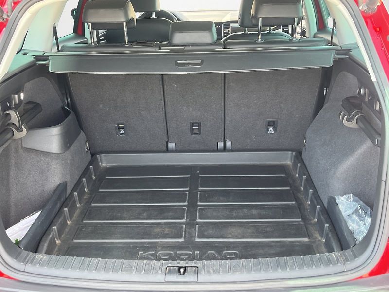 Škoda Kodiaq (2019) 2,0 TDI 140kW DSG L&K 4x4 - fotka 31 z 35