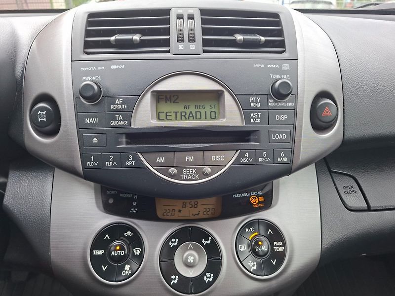 Toyota RAV4 (2007) 2.2 D-CAT 130kW 4X4 -TAŽ.ZAŘ. - fotka 14 z 35