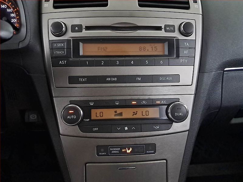 Toyota Avensis (2011) 1.8 Valvematic, Tempomat - fotka 12 z 16