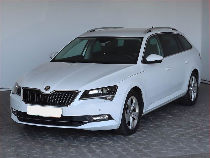 Škoda Superb (2018) 2.0 TDI, Automat, Kůže, Navi - fotka 2 z 25