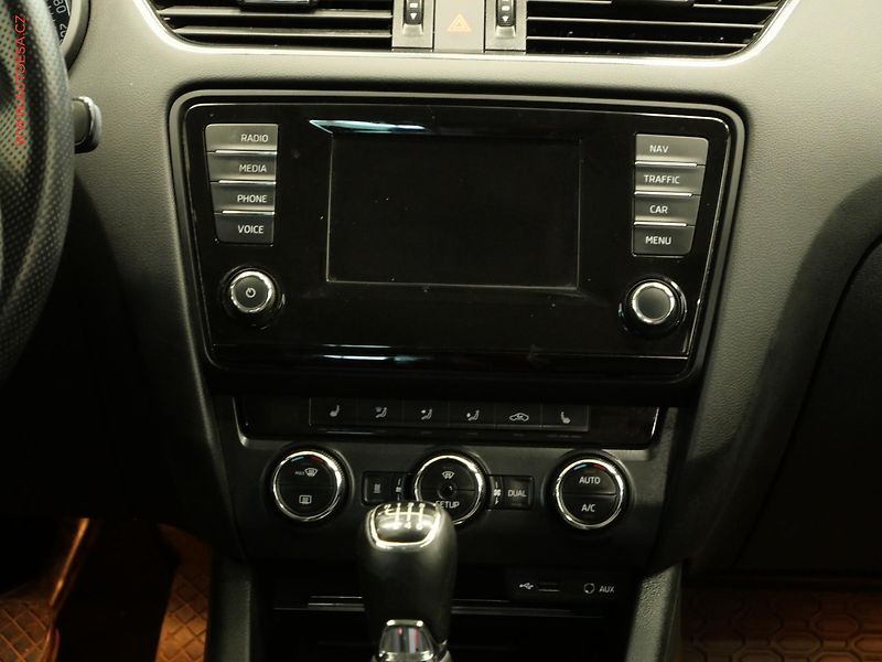 Škoda Octavia (2015) 2.0 TDi, Elegance, TZ - fotka 13 z 22