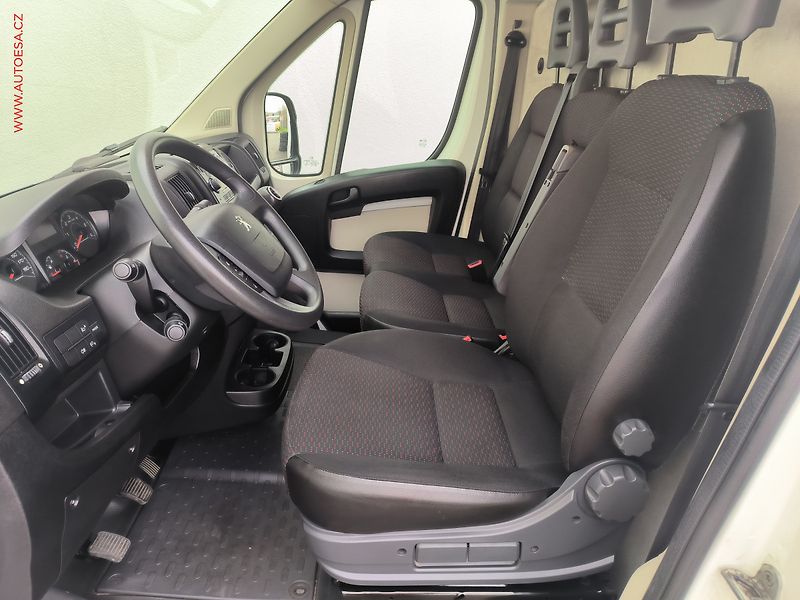 Peugeot Boxer (2018) 2.0HDi L4H2, ČR, 120kW, AC - fotka 19 z 22