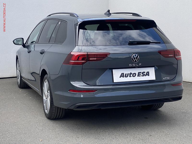 Volkswagen Golf (2024) 1.5e-TSi, ČR, Life, DSG, LED - fotka 6 z 20