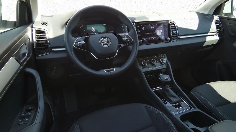 Škoda Karoq 1,5 TSI DSG Ambition - fotka 5 z 23