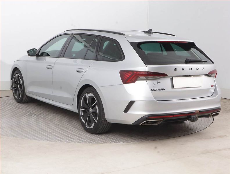 Škoda Octavia (2023) 2.0 TDI - fotka 4 z 17