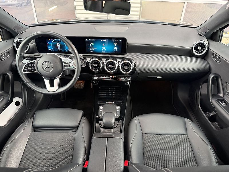 Mercedes-Benz Třídy A 180d - fotka 17 z 37