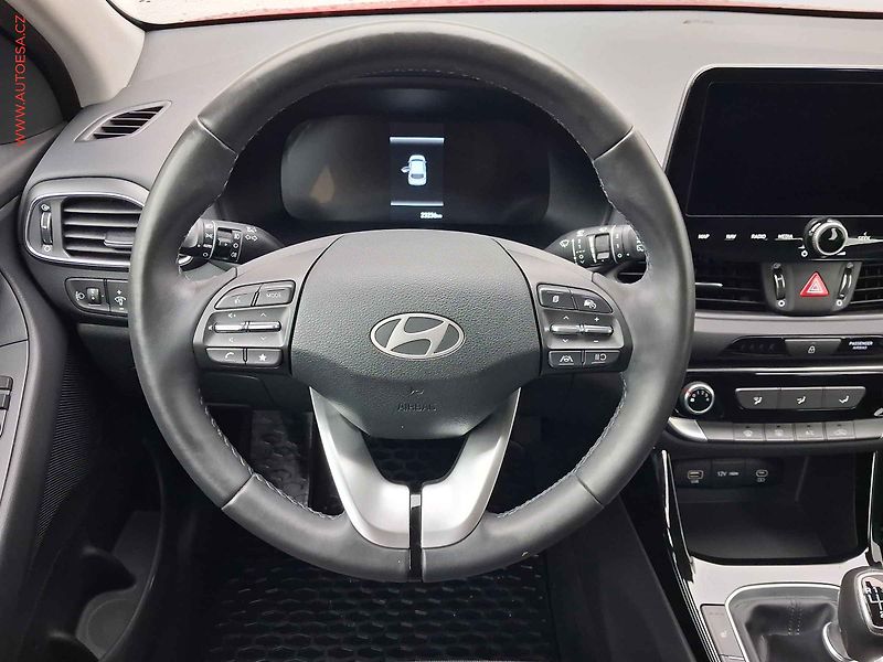 Hyundai i30 (2025) 1.0 T-GDi, ČR, Navi, kamera - fotka 11 z 19