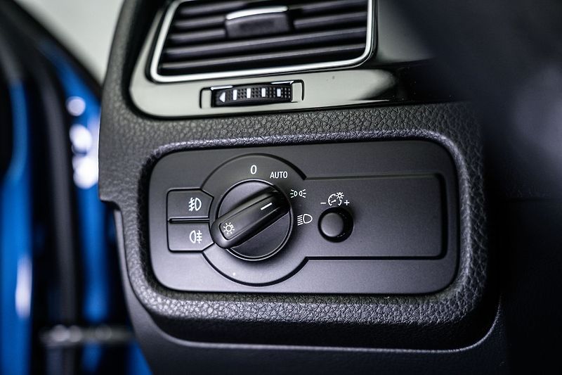 Volkswagen Touareg 3,0TDI Terrain Tech 4M DSG - fotka 16 z 23