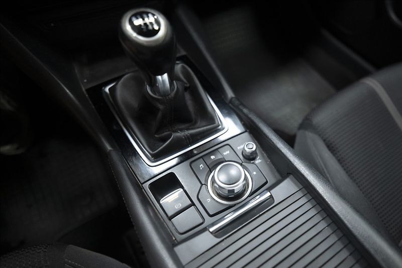 Mazda 3 2,0 SKYACTIV NAVI TAŽNÉ ČR - fotka 19 z 38