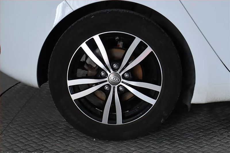 Kia Ceed (2018) Gold 1.4 MPI, Serv.kniha - fotka 15 z 23