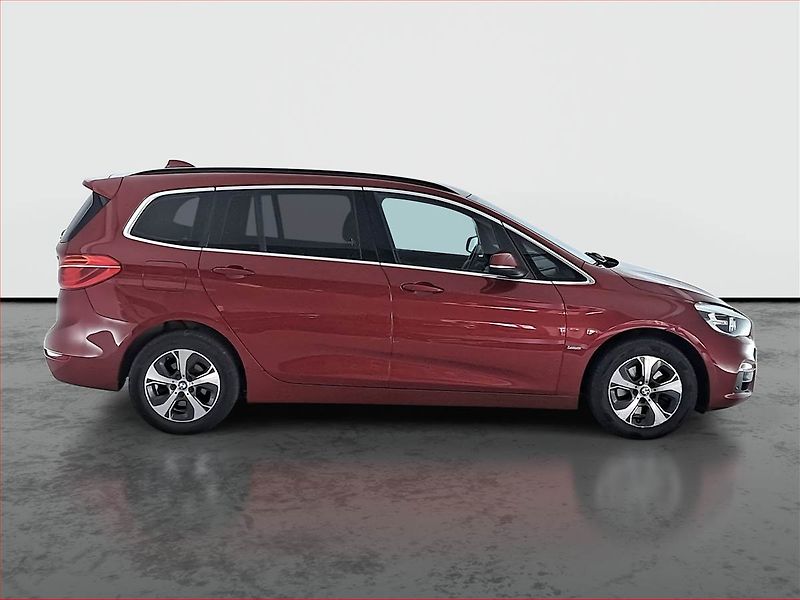 BMW Řada 2 (2016) 218d Gran Tourer, Automat - fotka 6 z 18