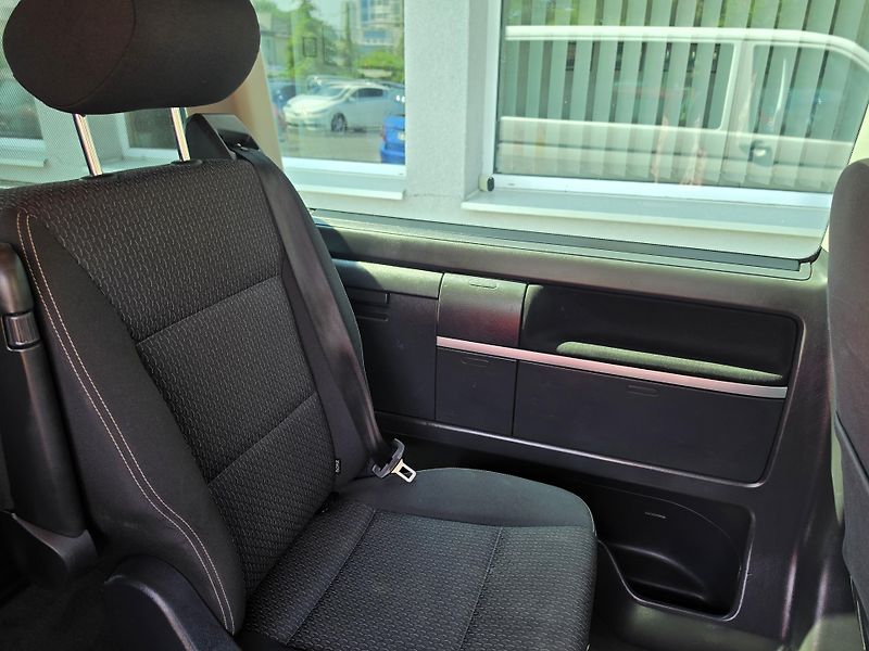 Volkswagen Multivan 2.0 TDI 103kw 7 Míst  TZ  - fotka 26 z 37