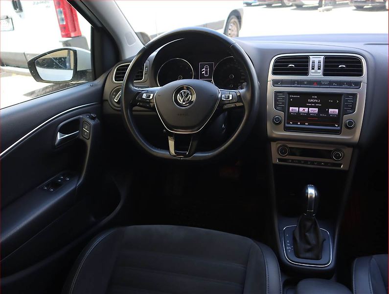 Volkswagen Polo (2015) 1.2 TSI, Automat, Serv.kniha - fotka 7 z 22