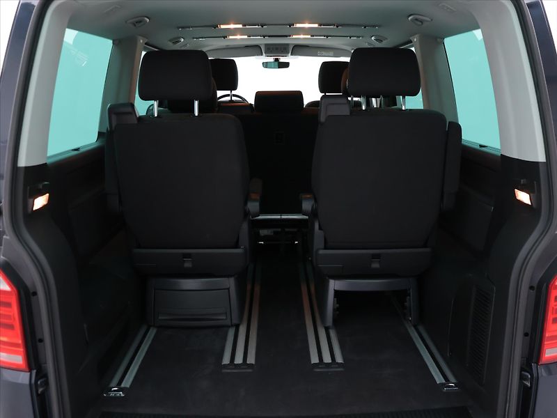Volkswagen Multivan 2,0 TDI 150kW 4Motion LED 1Maj - fotka 10 z 30