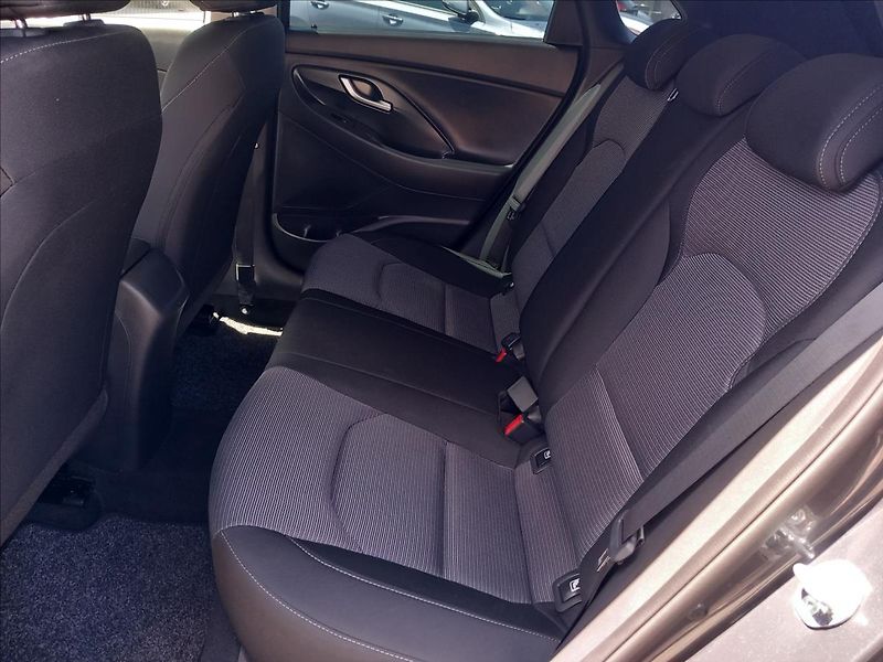 Hyundai i30 1,0 T-GDI MT COMFORT - fotka 21 z 23