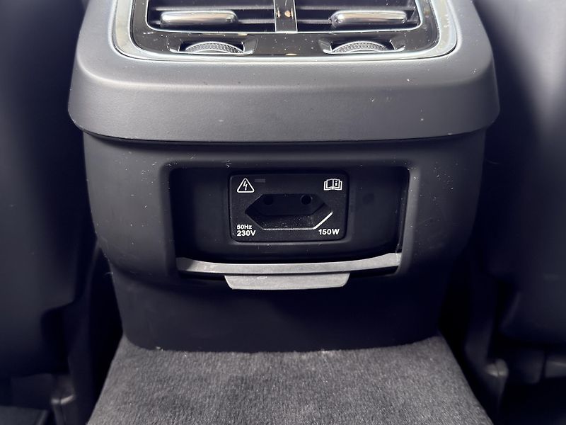 Volvo V60 CrossCountry D4 AWD // 4x4 - fotka 14 z 43