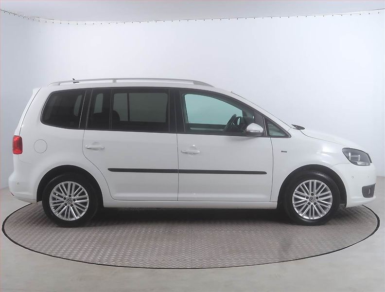 Volkswagen Touran (2014) Cross 1.6 TDI, Tempomat - fotka 6 z 15