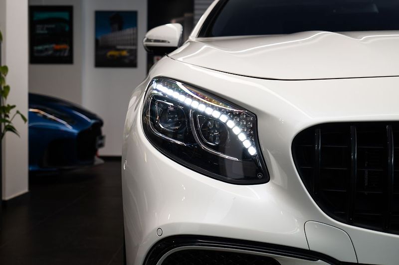 Mercedes-Benz Třídy S 500 Coupé 4MATIC - fotka 24 z 25