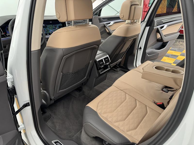 Volkswagen Touareg 3.0Tdi*210kw*1-MAJ*DPH*R-Line* - fotka 11 z 48