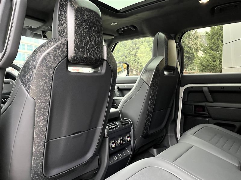 Land Rover Defender (2026) 110 V8 P635 OCTA Sargasso Blue - fotka 30 z 34