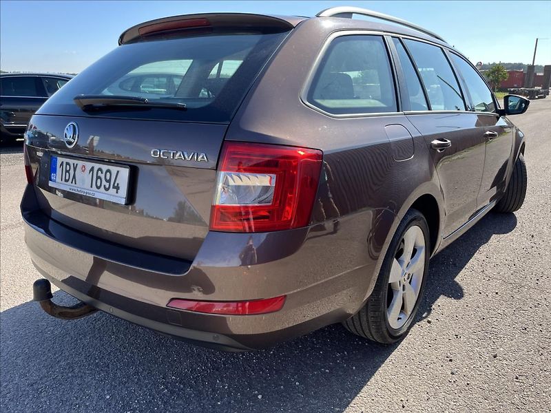 Škoda Octavia 2,0 TDi STYLE ROZVODY SERVIS - fotka 45 z 46