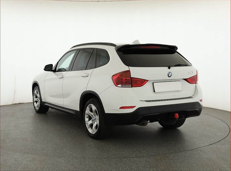 BMW X1 (2013) xDrive18d, 4X4, Automat, Navi - fotka 4 z 18