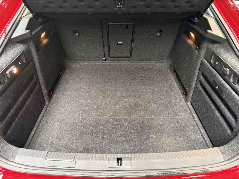 Škoda Superb (2018) 2.0 TDi, ČR, Ambition, xenon - fotka 7 z 19